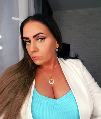 Нежная и чувственная леди с удовольствием поможет тебе расслабиться и расслабиться. Я создам атмосферу уюта, страсти и взаимного удовольствия. Позволь себе быть счастливым со мной! 2918, 35 лет